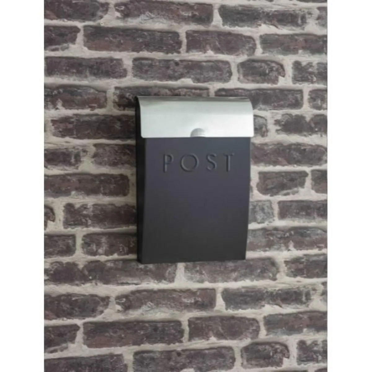 Classic Post Box with lock Carbon – GT24 - Image 1