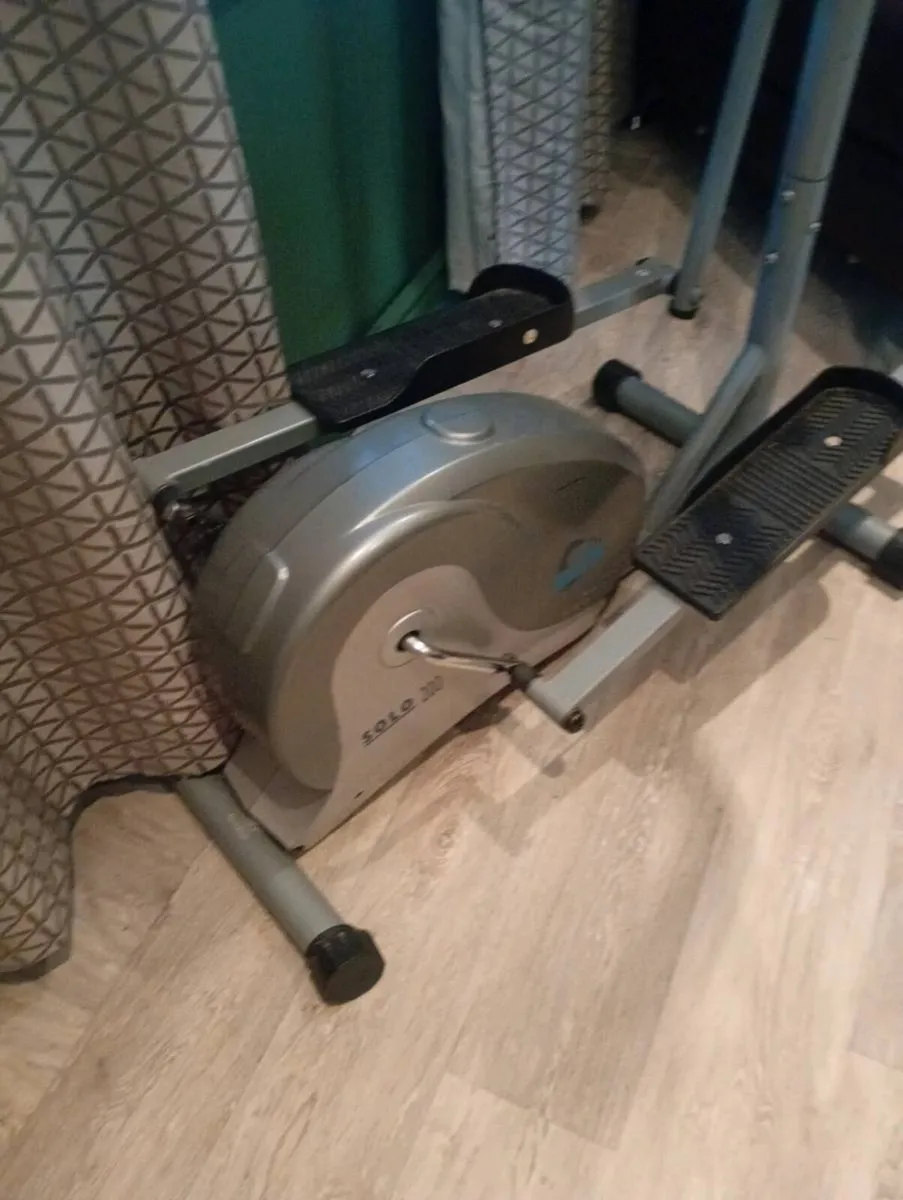 Cross trainer - Image 2