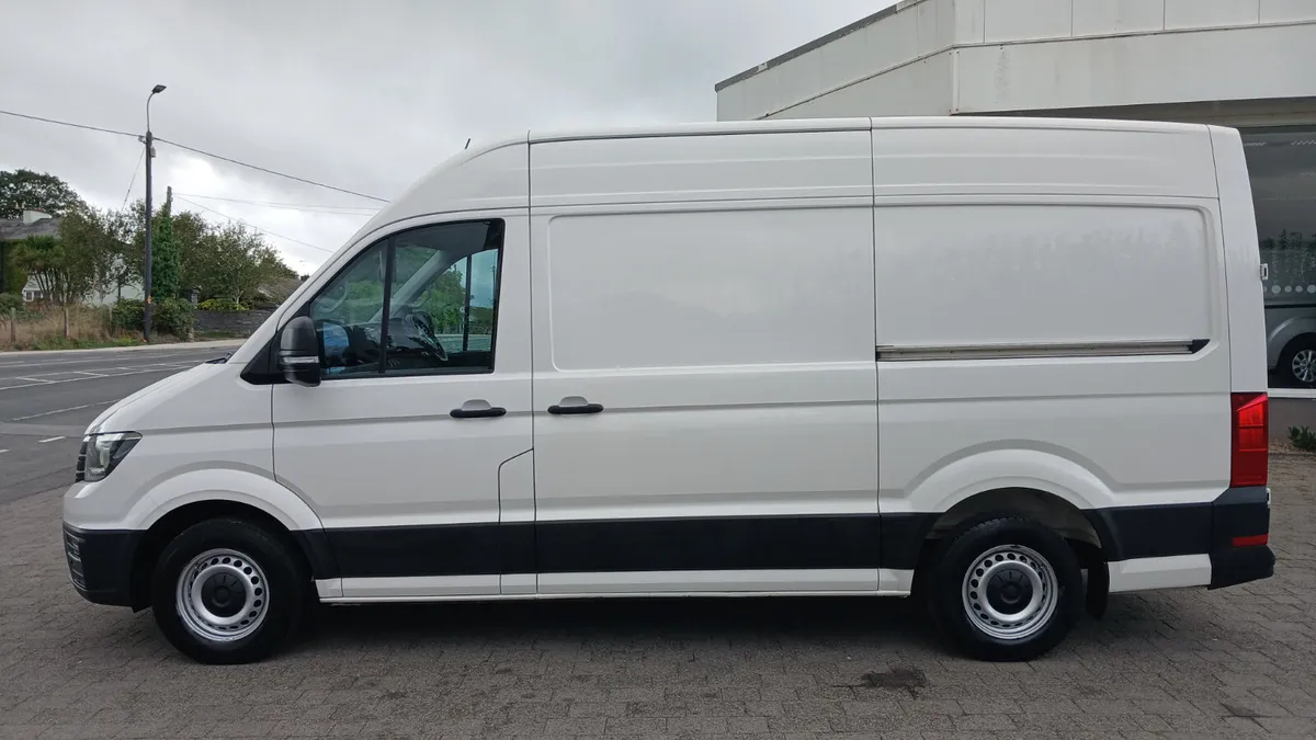 231 VW CRAFTER MWB VAN 140BHP,1 OWNER - Image 2