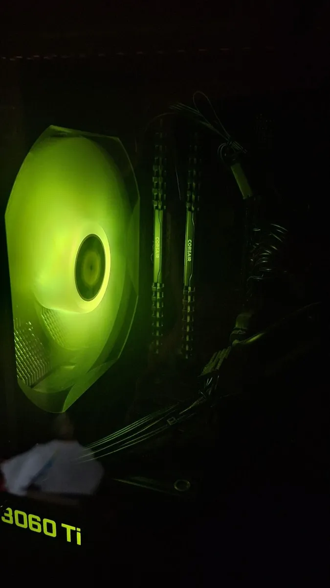 Gaming desktop computer - Image 2