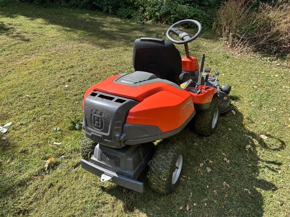 Husqvarna 214TC ride on lawnmower - Image 1