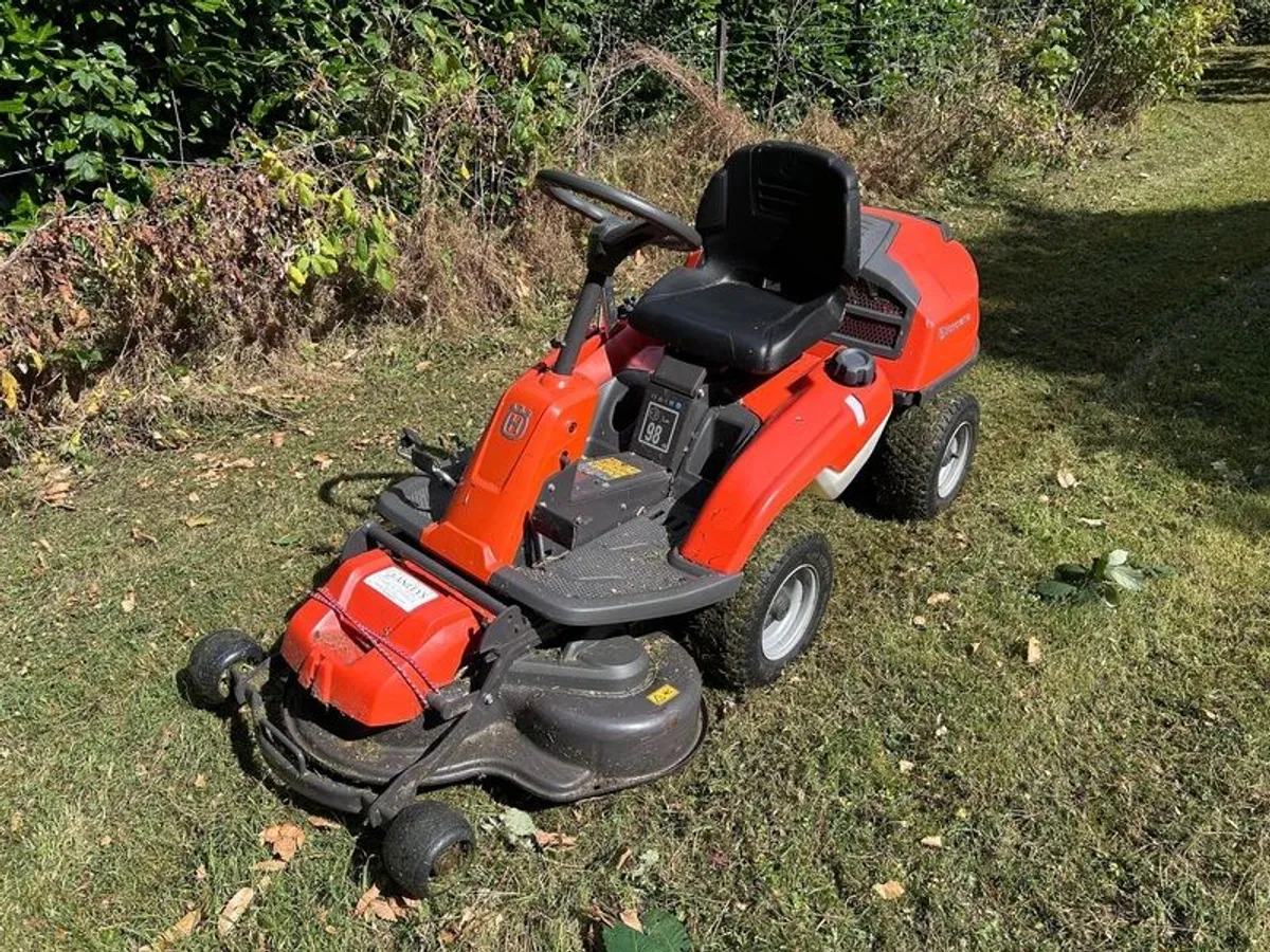 Husqvarna 214TC ride on lawnmower - Image 2