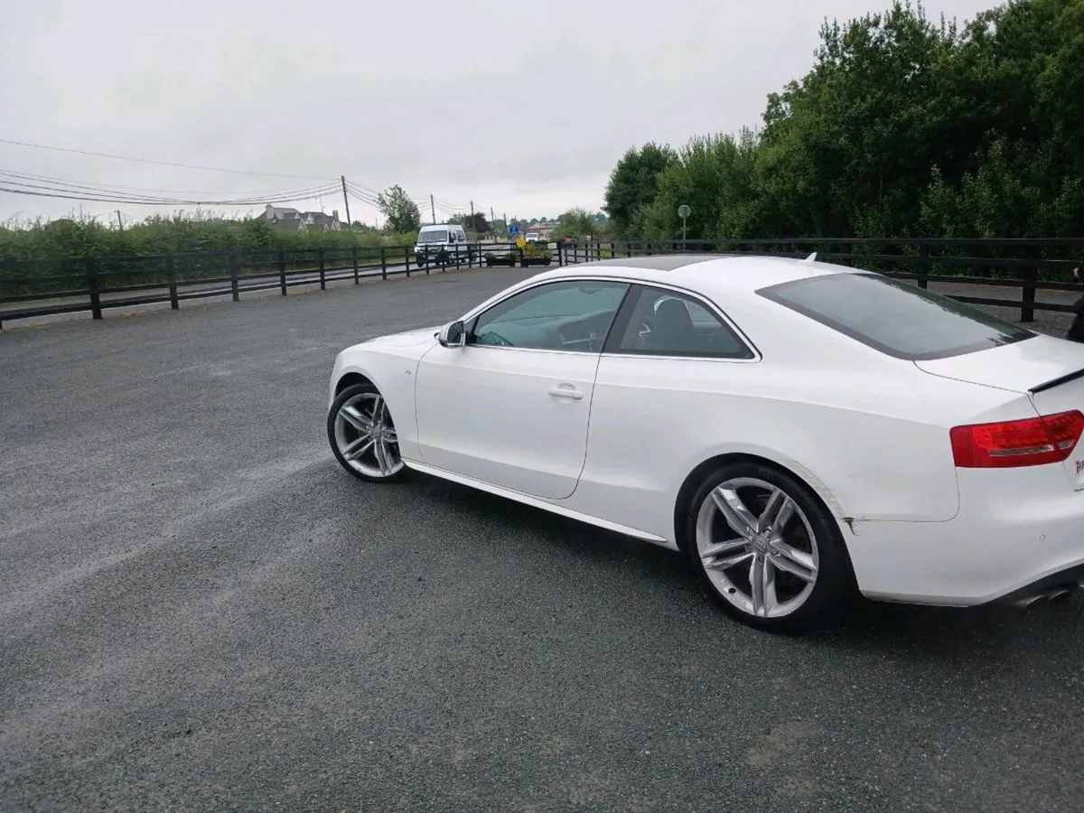 Audi S5 4.2 V8 2009 - Image 2