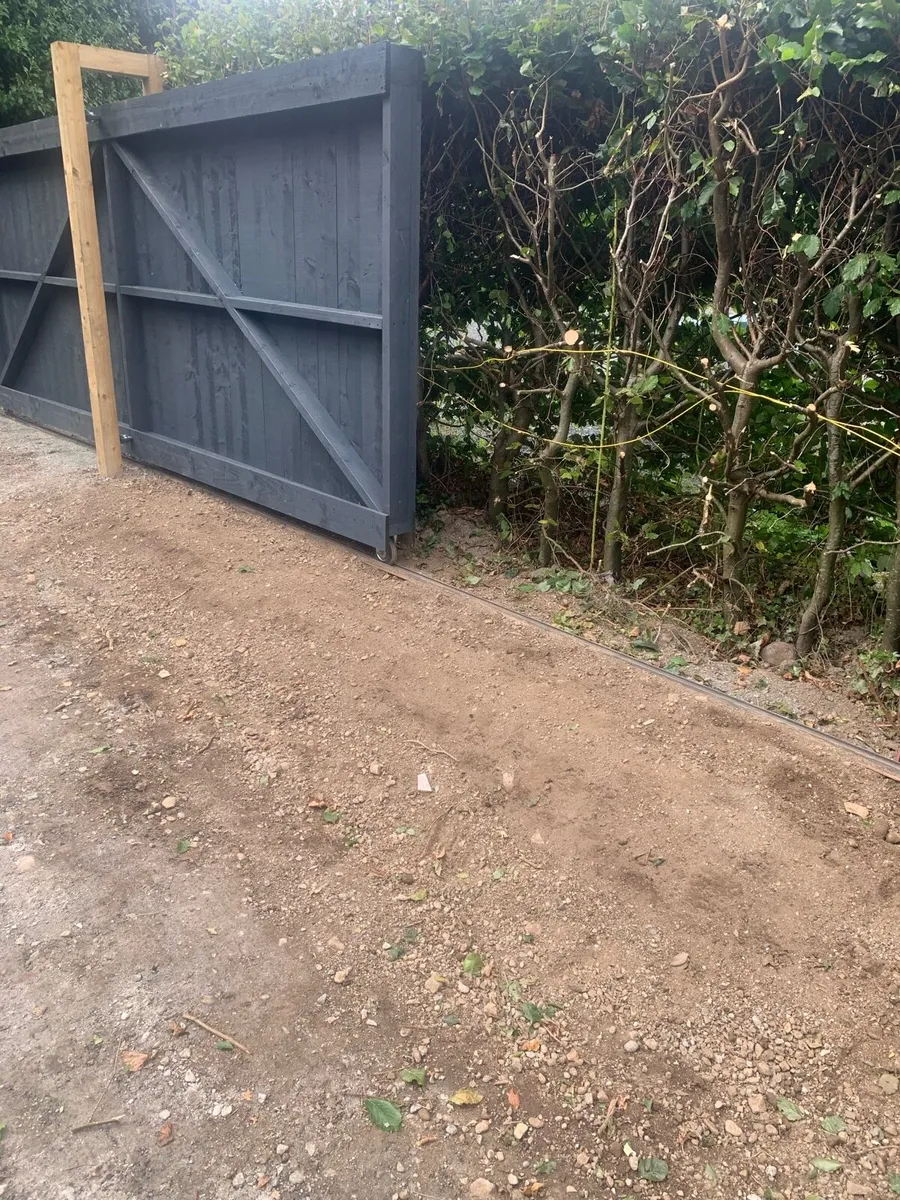Handmade custom wooden sliding gates - Image 4