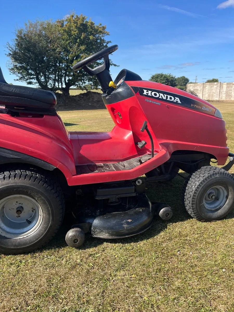 Honda mower - Image 1