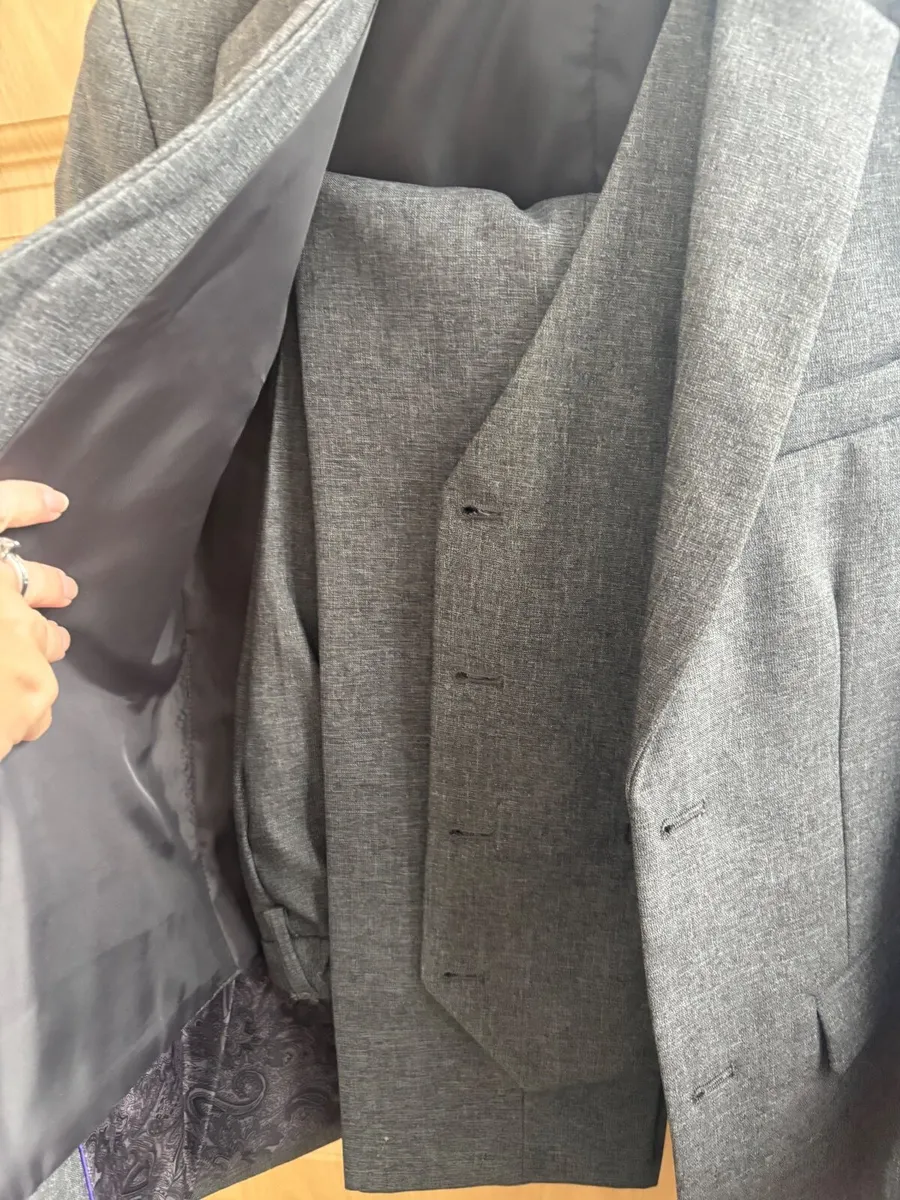 Boys suit age 10 - Image 3