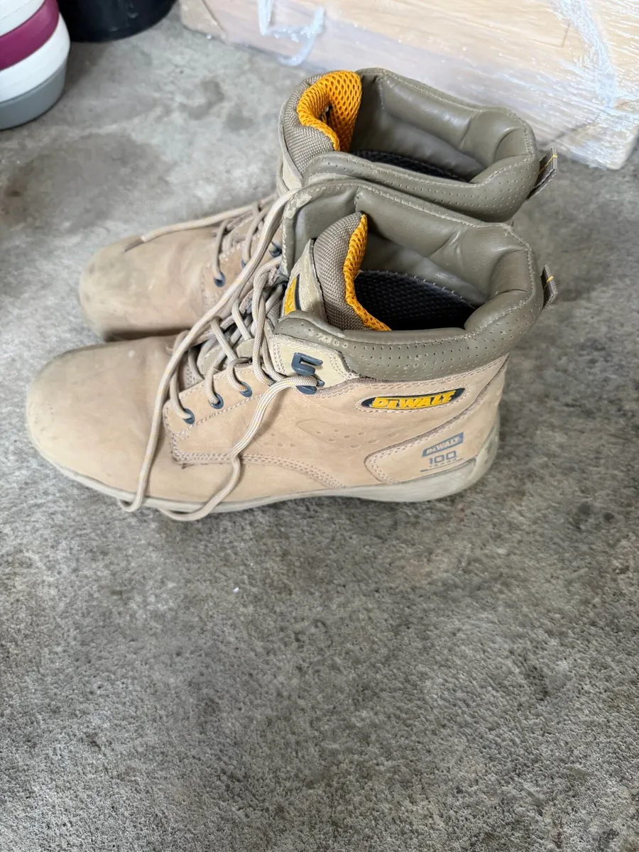 Dewalt boots - Image 1