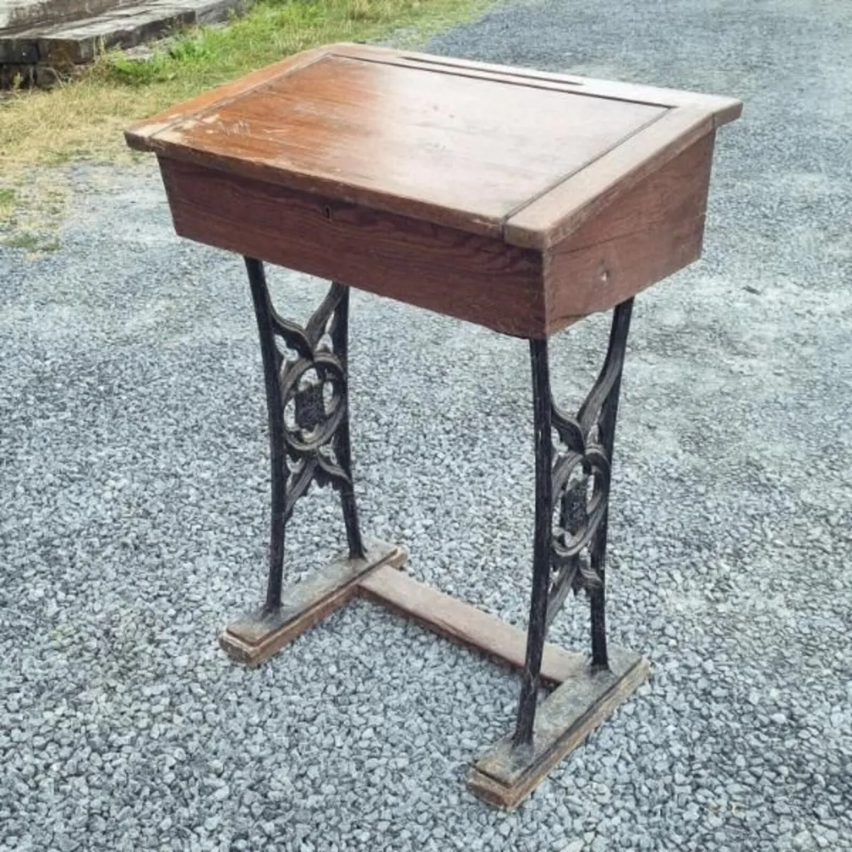 School Desk Cast Iron Legs KAS1305 - Image 1