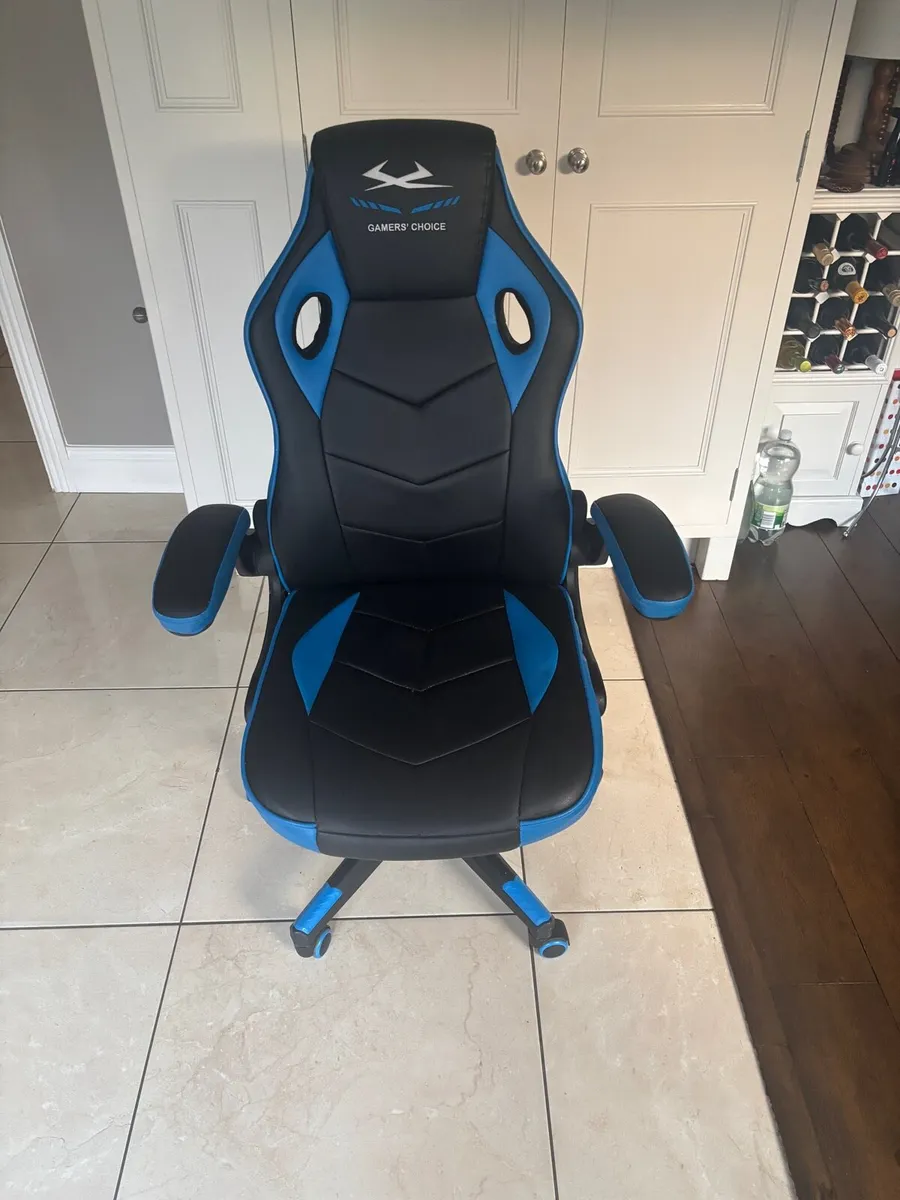 Gamer’s Choice Gaming Chair - Black and Blue - Image 2