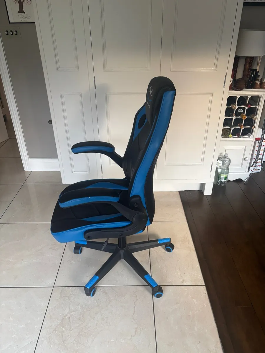 Gamer’s Choice Gaming Chair - Black and Blue - Image 3