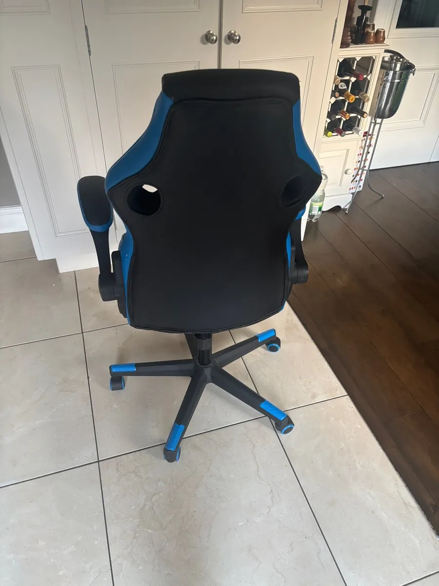 Gamer’s Choice Gaming Chair - Black and Blue - Image 4