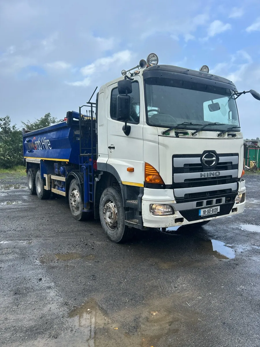 Hino 700 Grab - Image 2