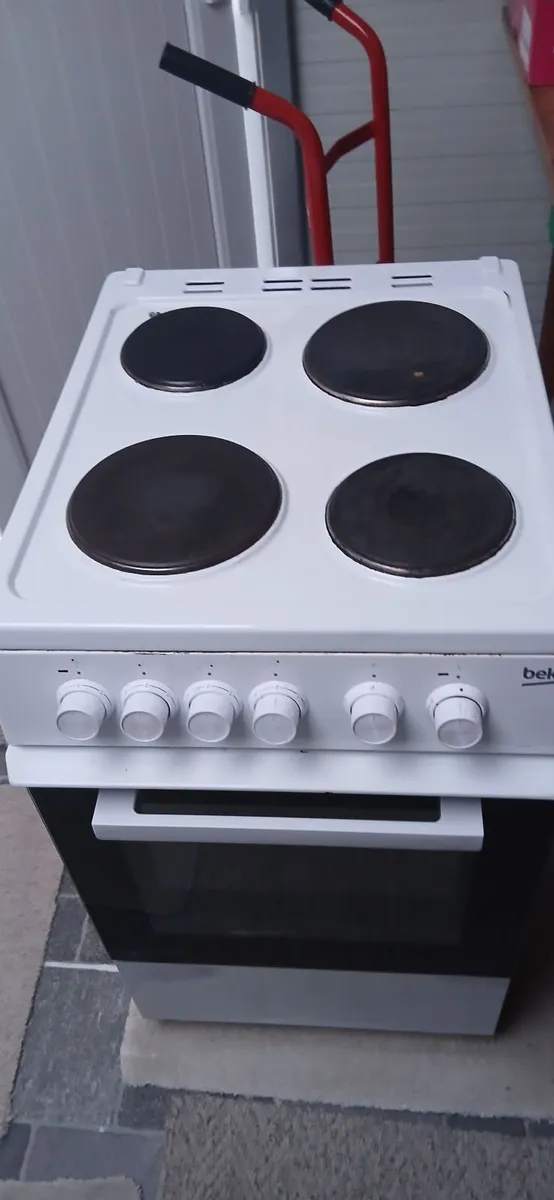 Electric cooker - Image 1