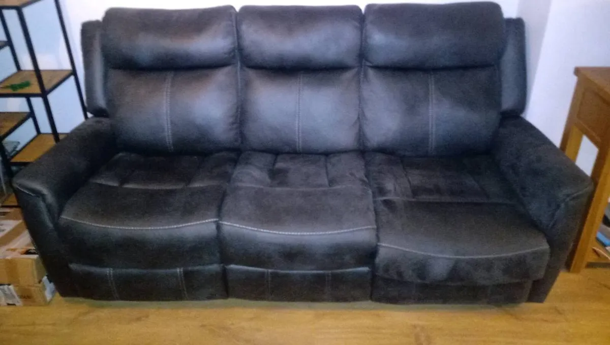 Couch - Image 2