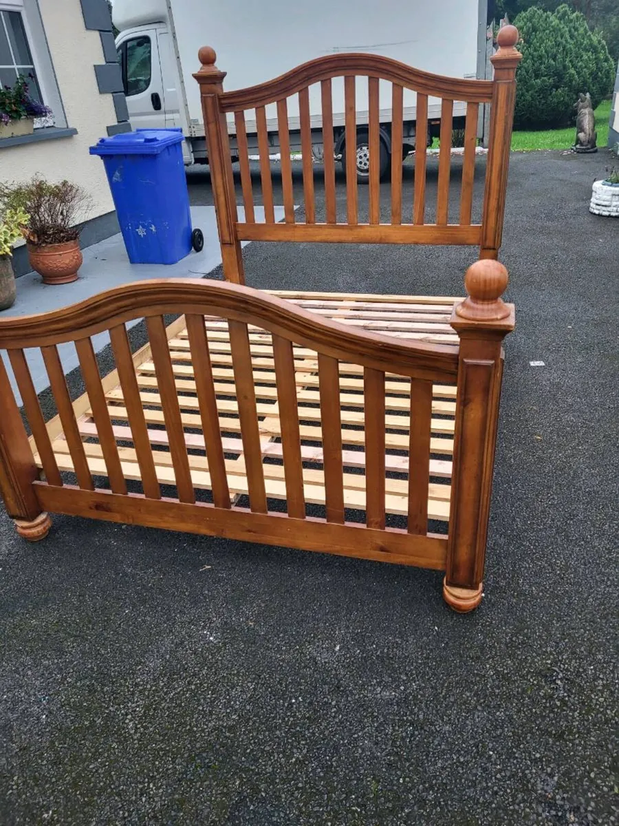 Superb king size Bed - Image 1