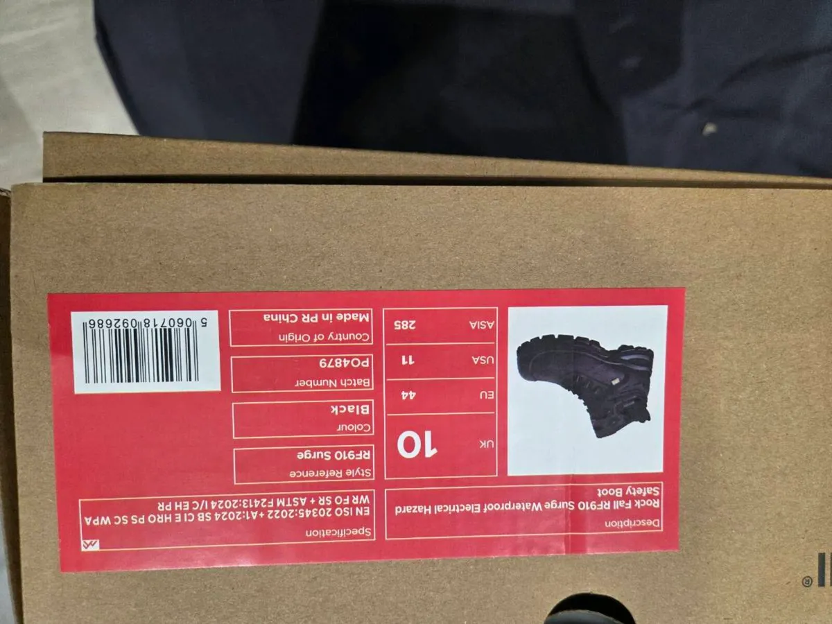 Safety voots Size 10 new - Image 2