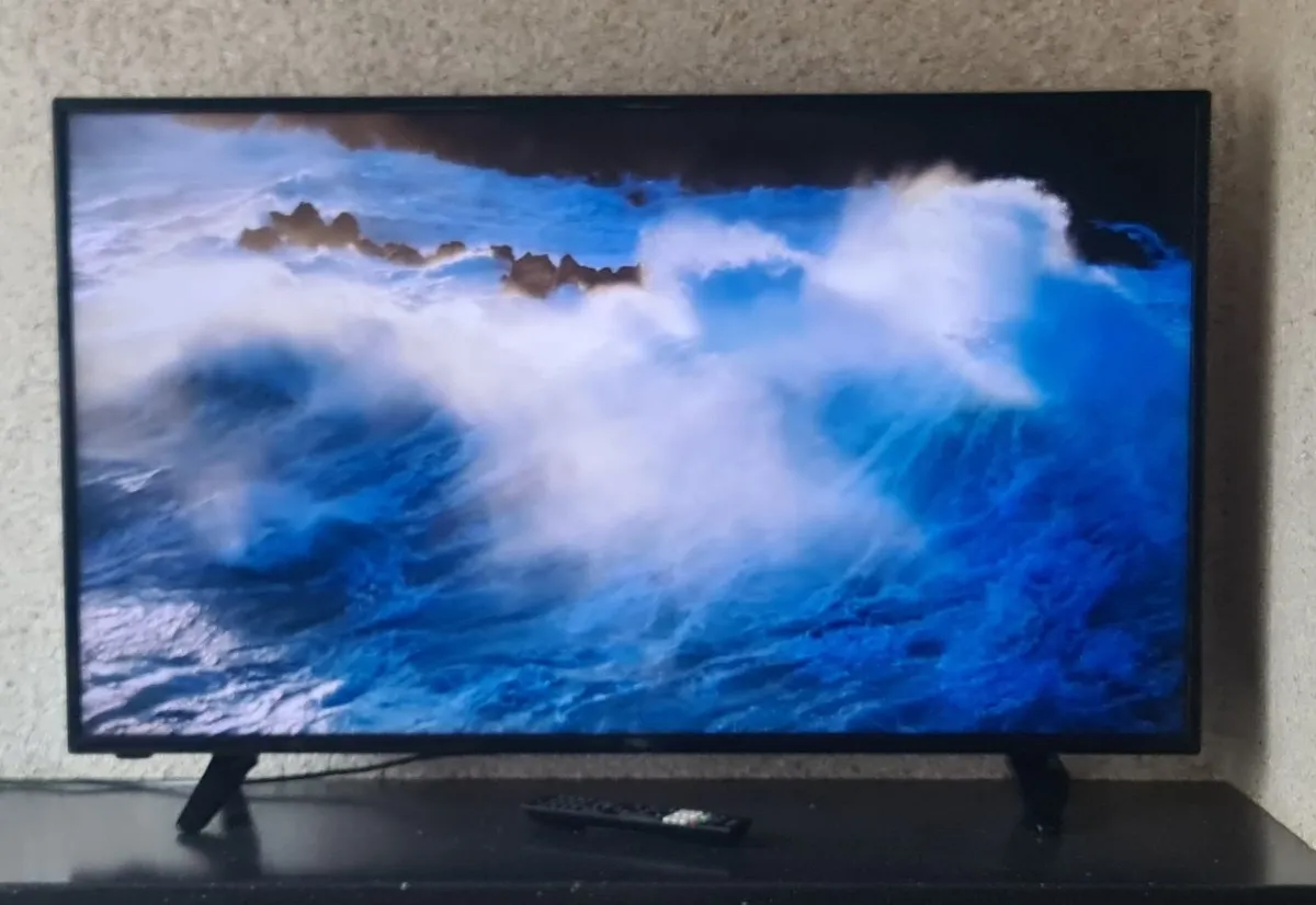 Digihome 50551UHDS 50" 4K Ultra HD Smart TV - Image 1