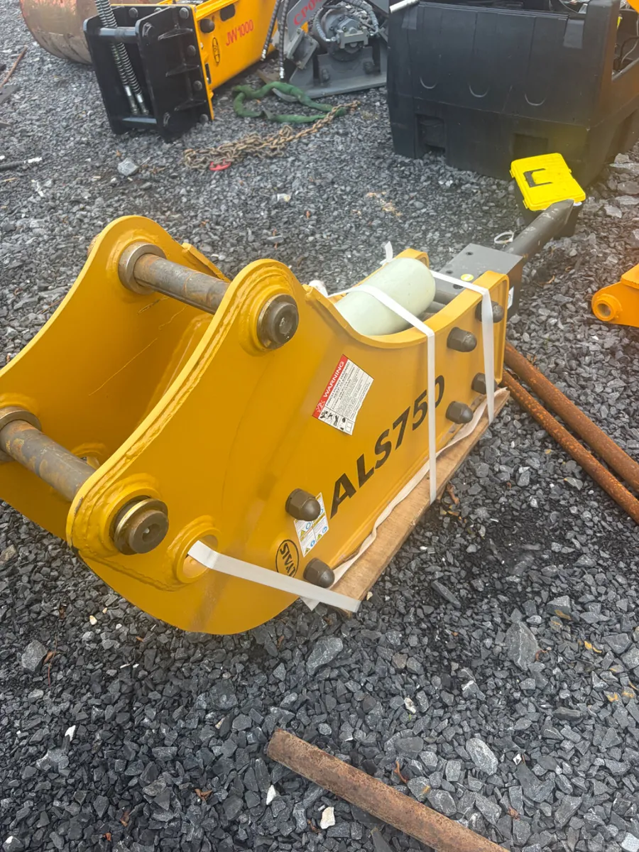 Unused Lyals 750 rock breaker suit 8t digger - Image 3