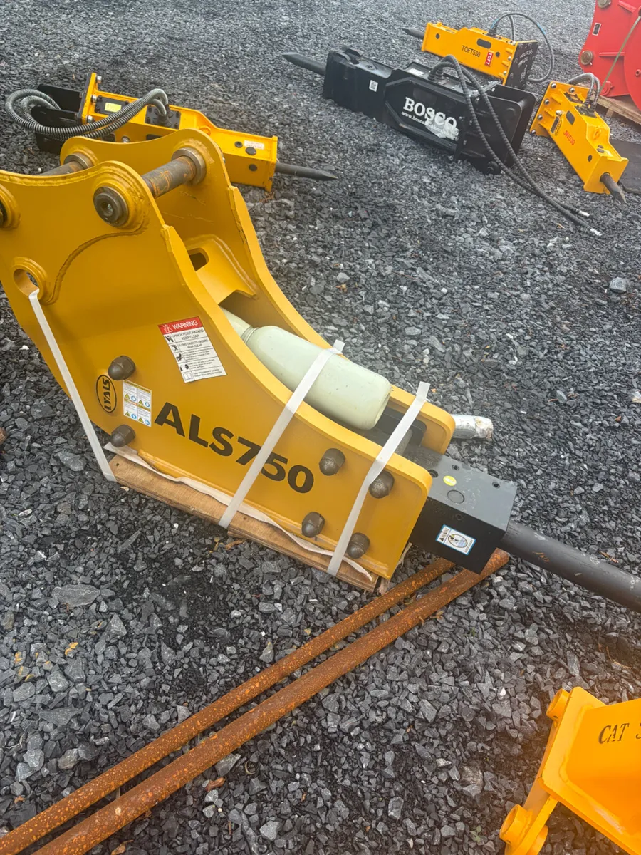 Unused Lyals 750 rock breaker suit 8t digger - Image 2
