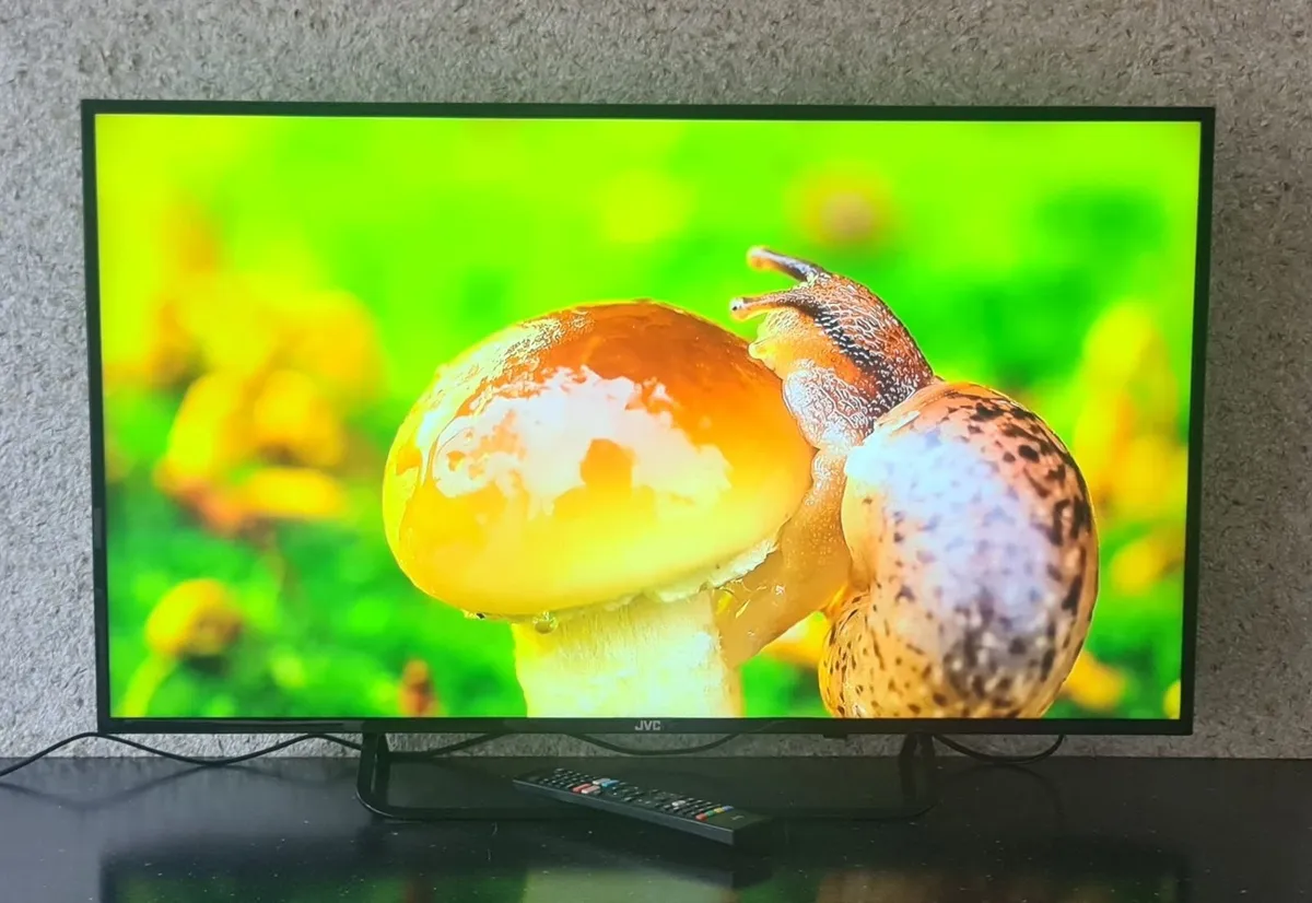 JVC 40" LED Smart Full HD Android TV - Image 2