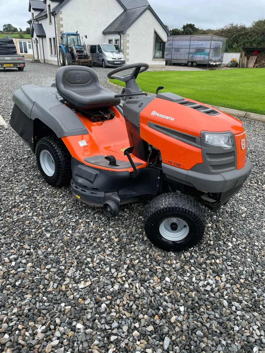 Husqvarna TC138 lawnmower - Image 4
