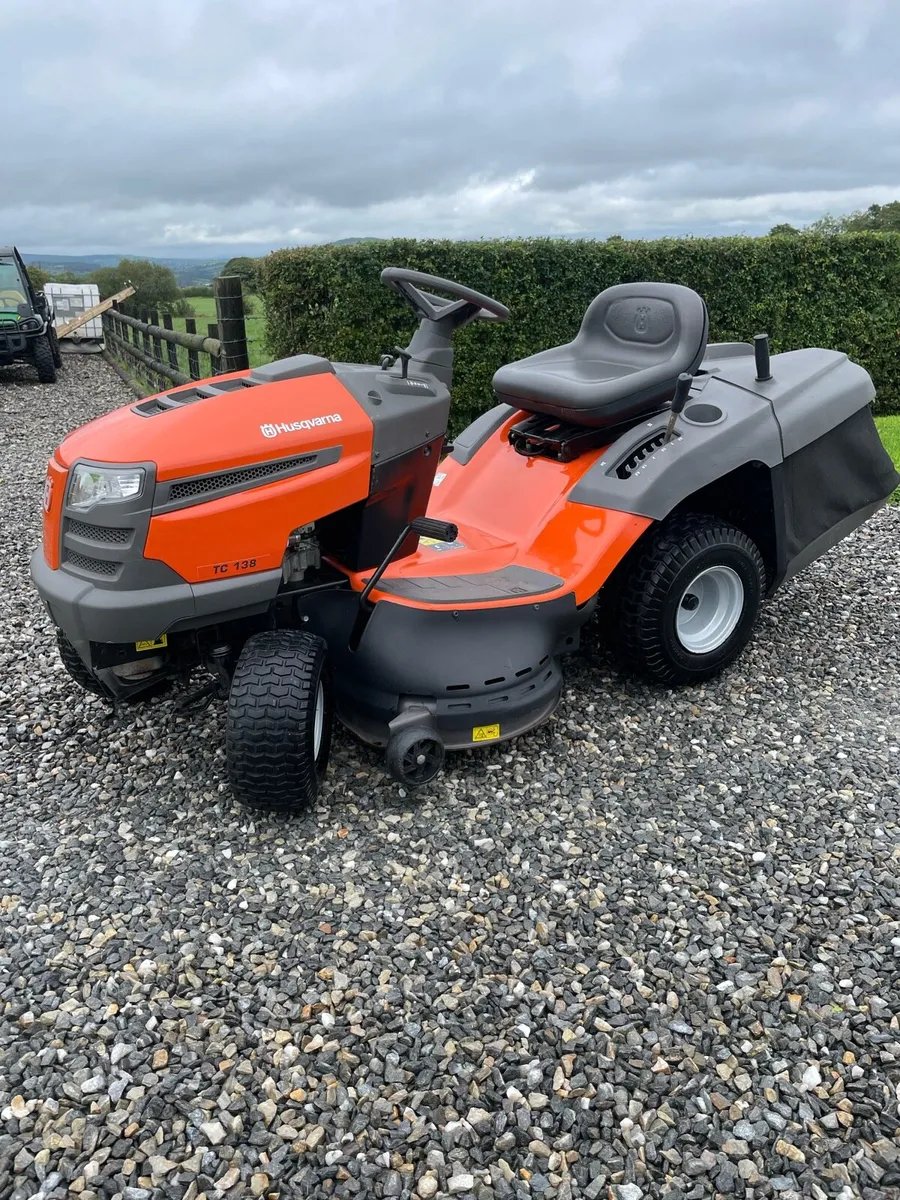 Husqvarna TC138 lawnmower - Image 1