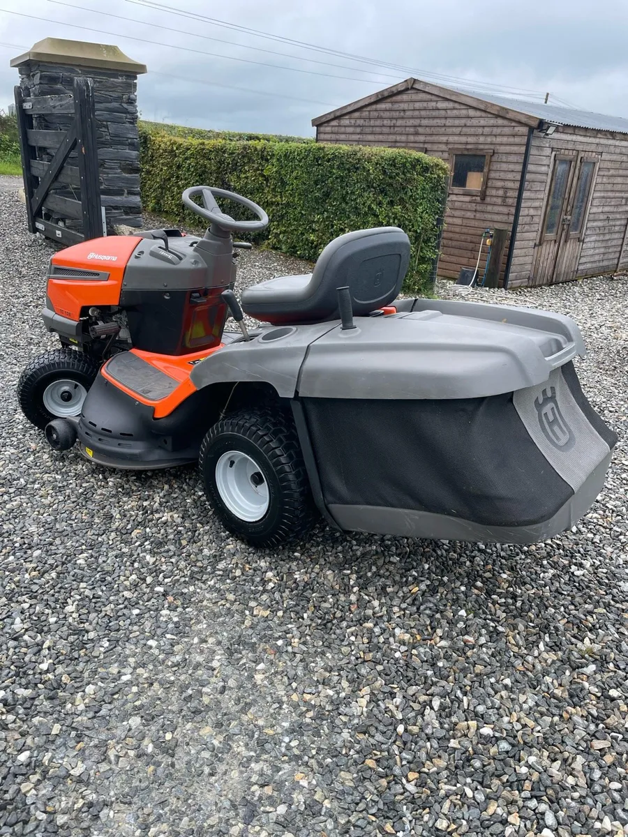 Husqvarna TC138 lawnmower - Image 2