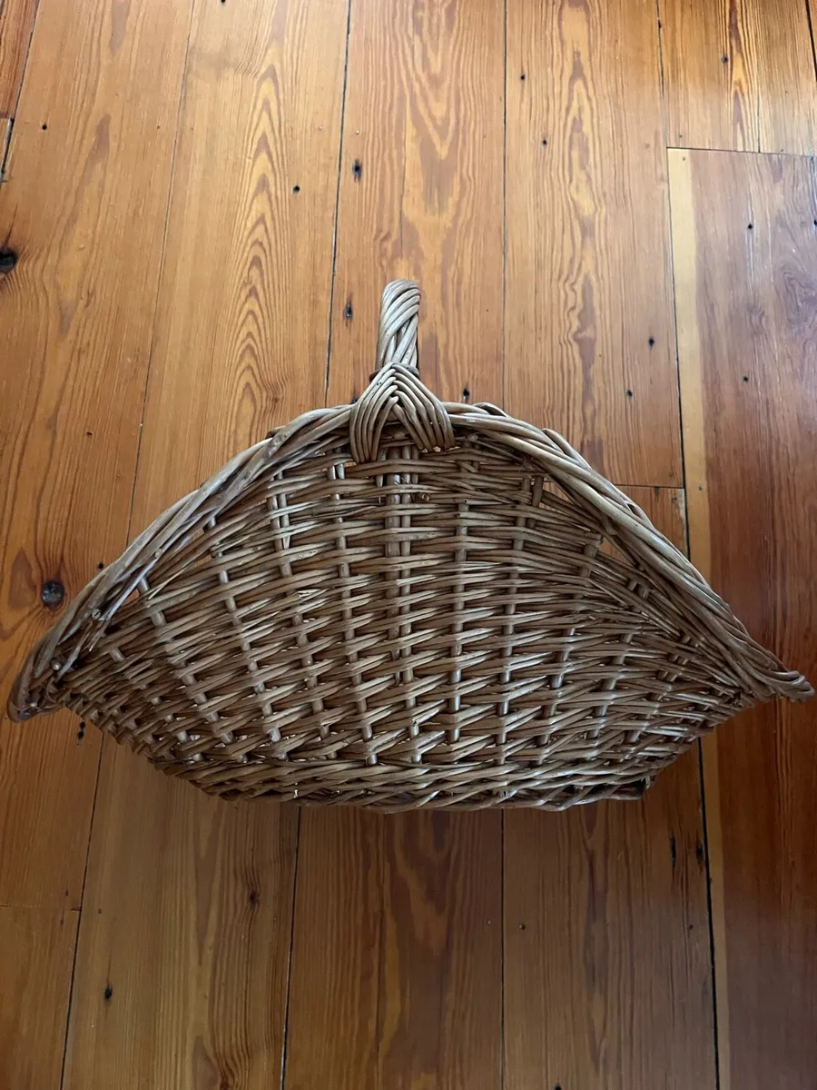 Beautiful ornate basket - Image 1