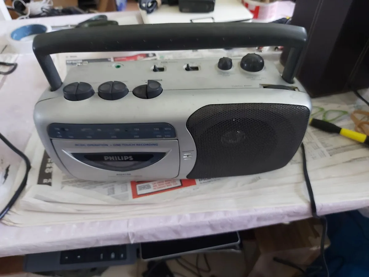 Philips Radio Cassette Recorder, Model AQ4150 - Image 2