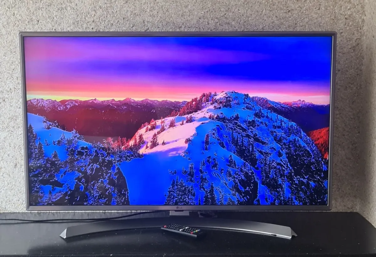 LG 43UJ701V 43" 4K Ultra HD Smart TV - Image 3
