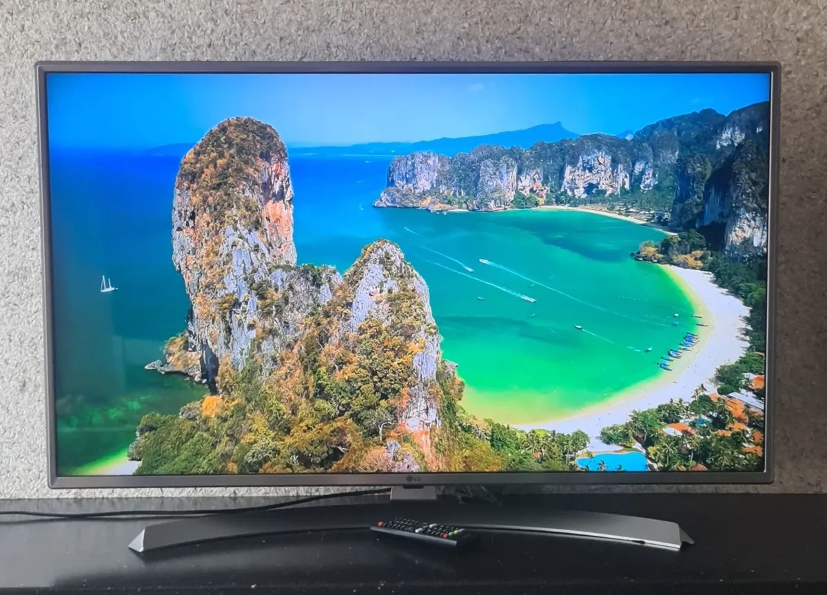 LG 43UJ701V 43" 4K Ultra HD Smart TV - Image 4