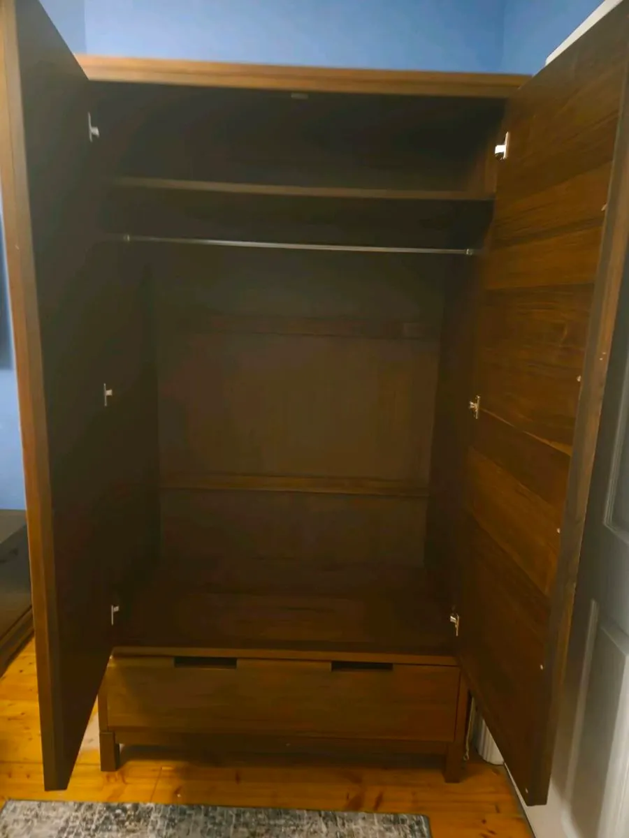 Wardrobe and chest of drawers - Image 2