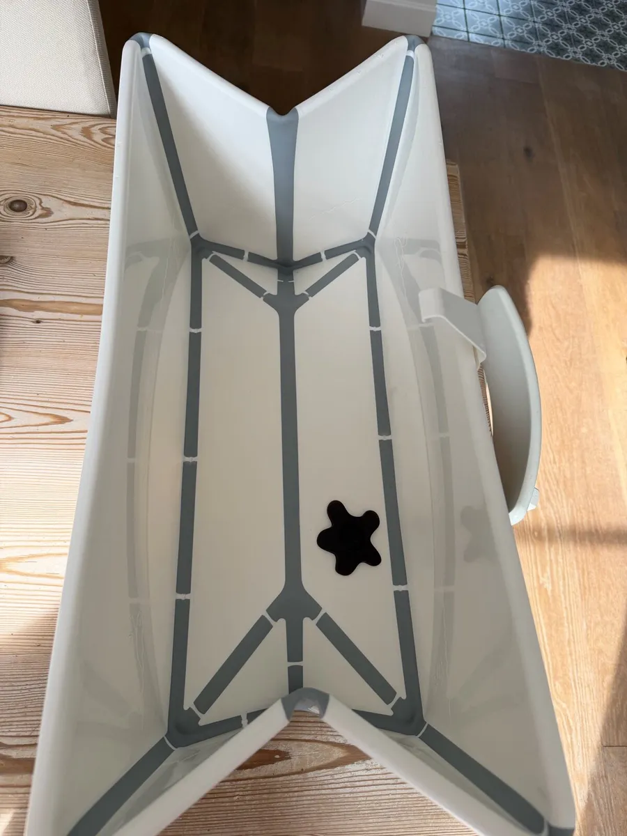 Stokke foldable bath tub - Image 1