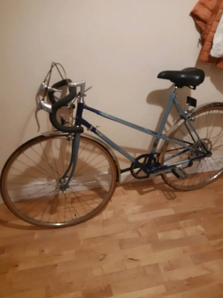 Ladies Raleigh racer bike - Image 1