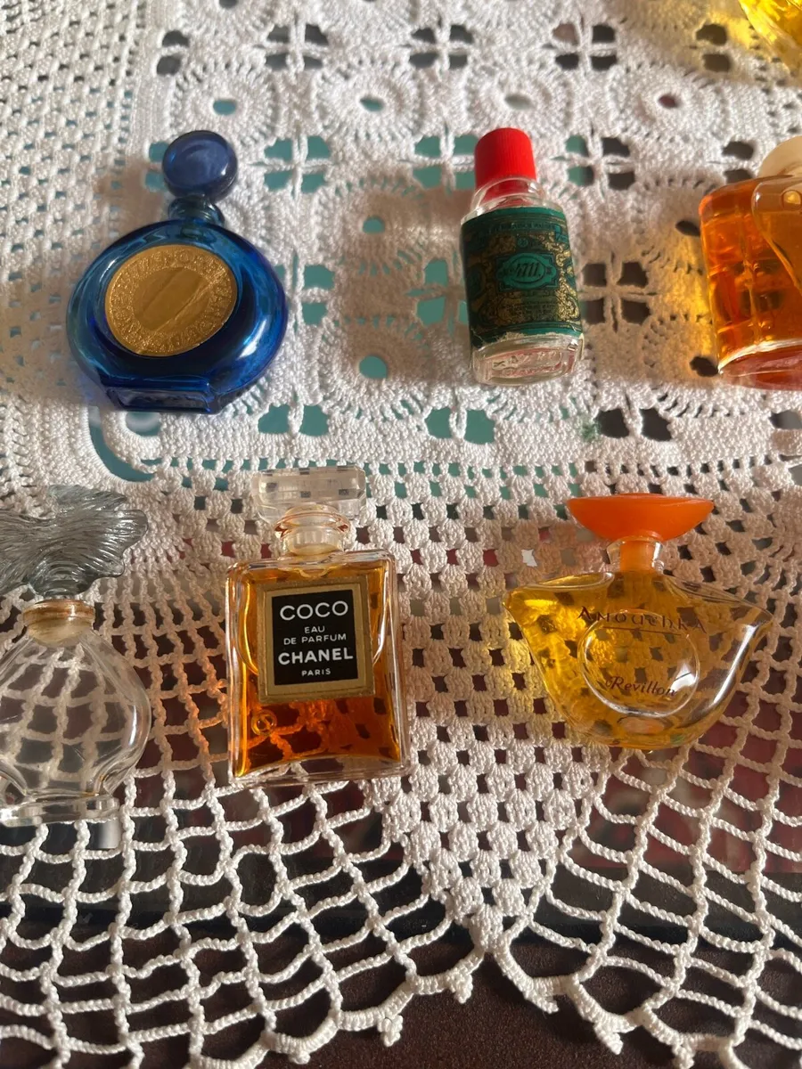 Various Miniture perfume bottles - Image 4