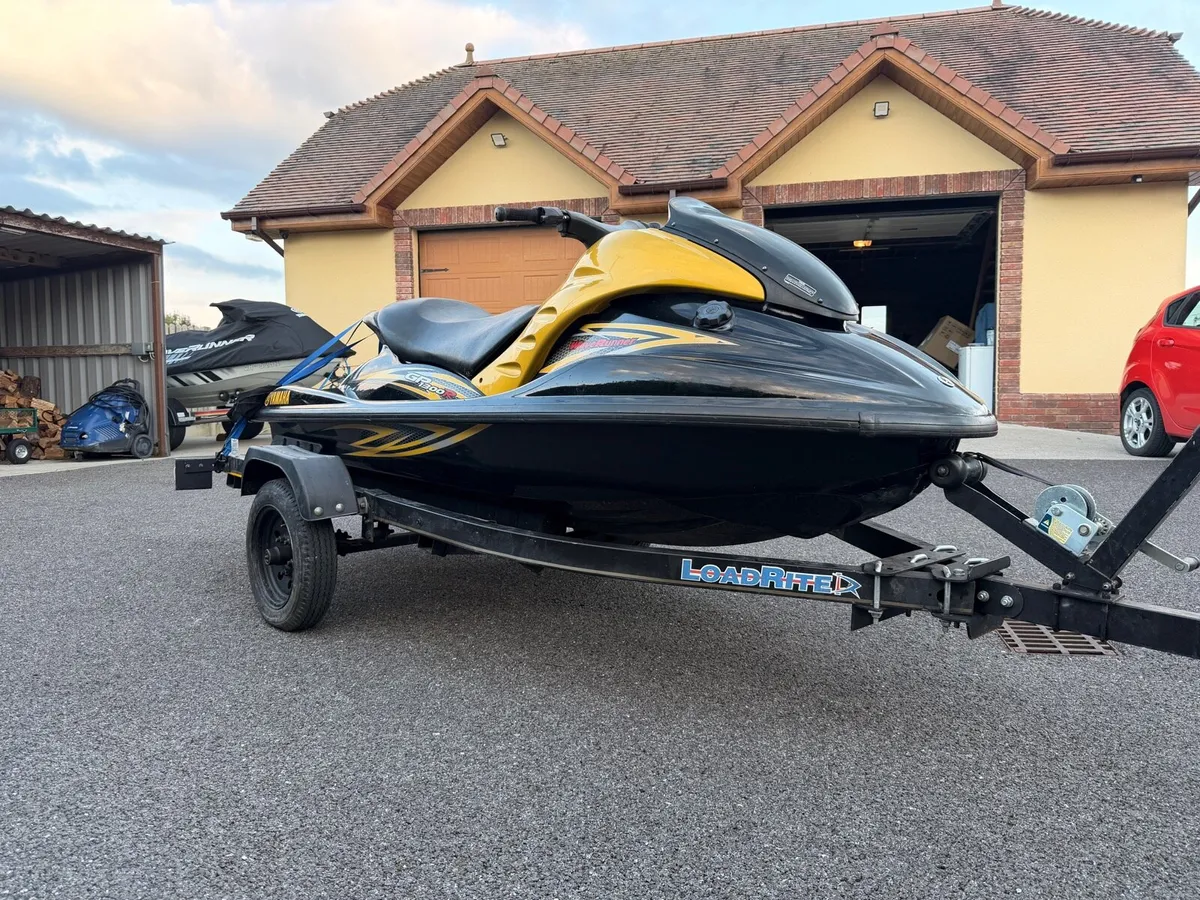 Yamaha GP1300 - Image 1