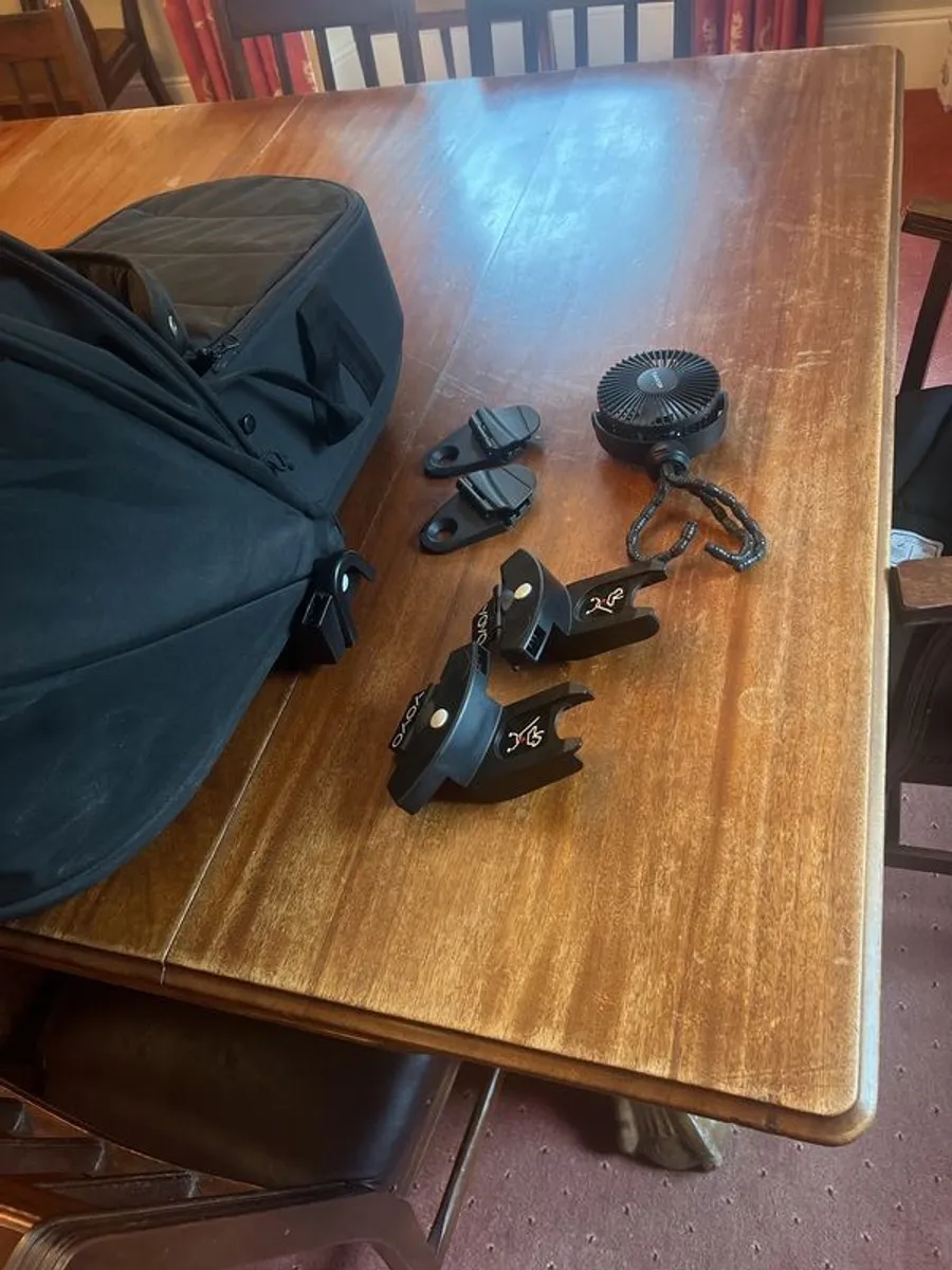 babyzen yo-yo bassinet and adapters - Image 3