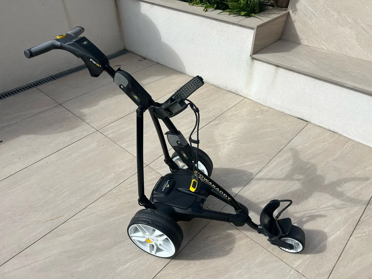 Electric golf trolley - Image 1