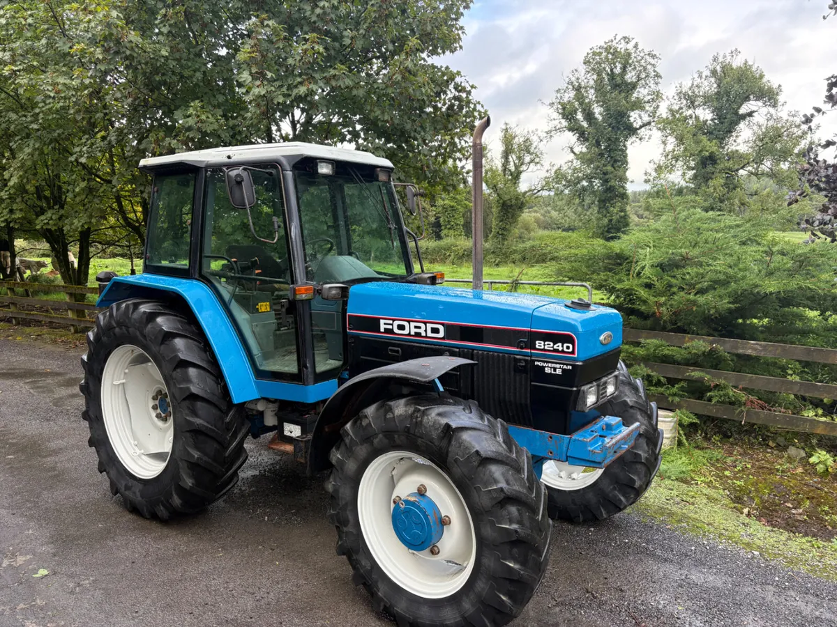 Ford new Holland 8240 - Image 1