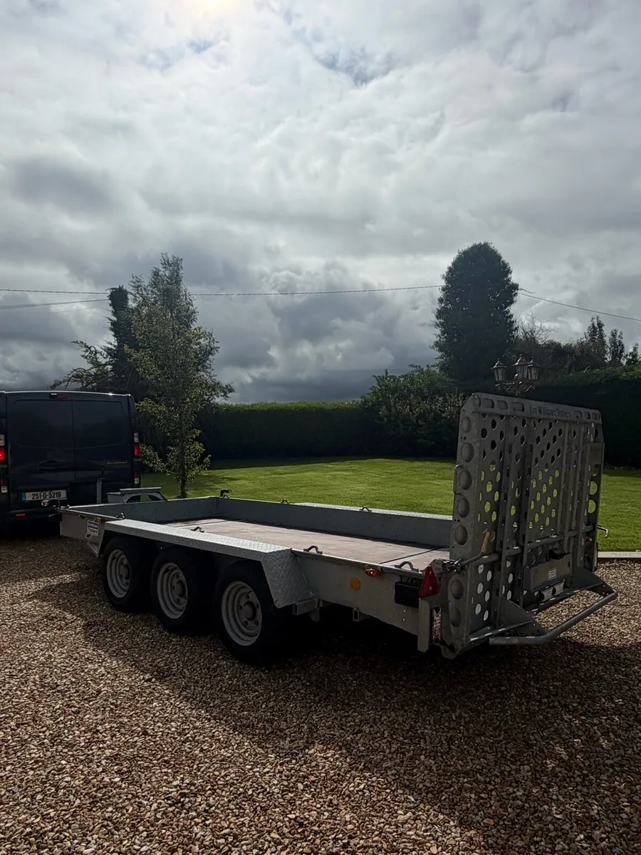 Like new 14x6 Tri Axle Plant Trailer - Image 3