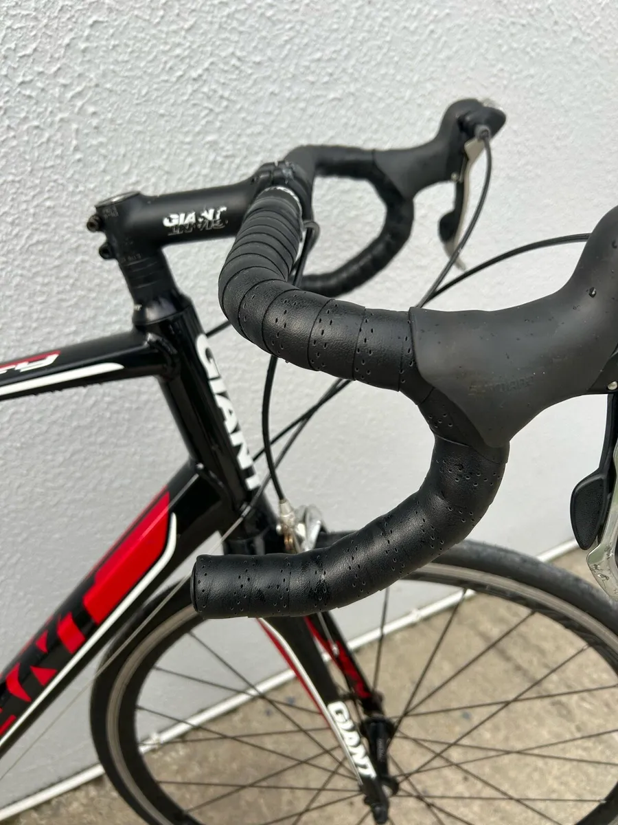 Giant Defy Road Bike - Image 2