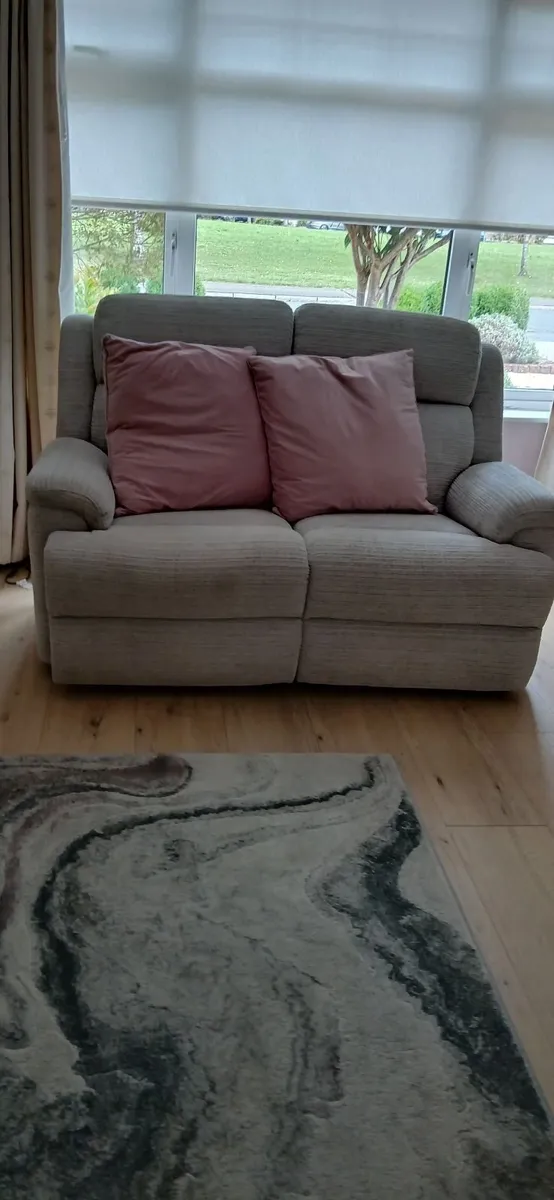 3 plus 2 sofas - Image 2