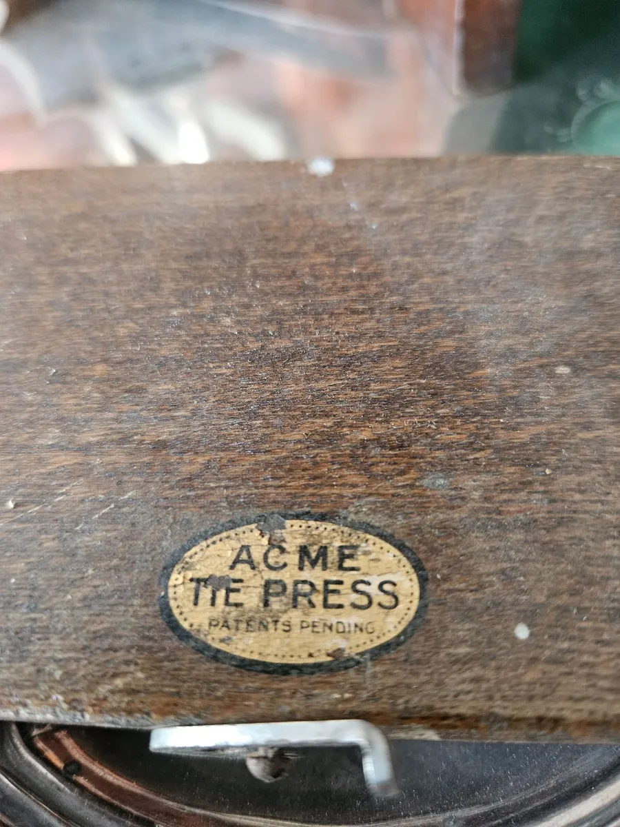 Vintage ACME Tie Press - Image 4