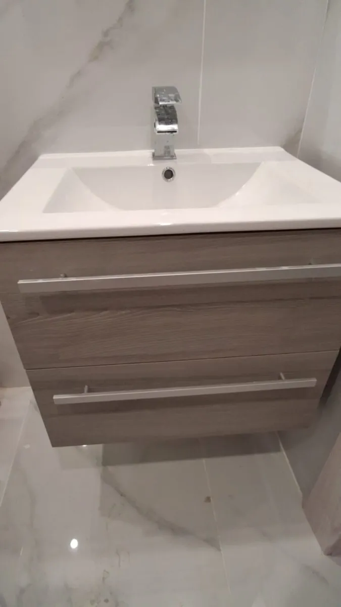 Vanity Unit & Sink - Image 1