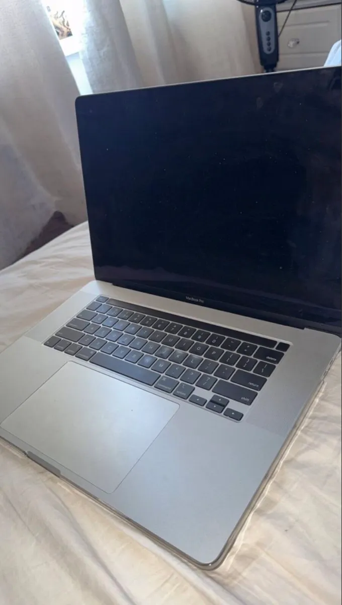MacBook Pro 2019 16” touchbar - Image 4