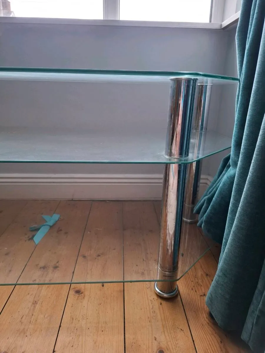 Glass tv unit free to collect - Image 3