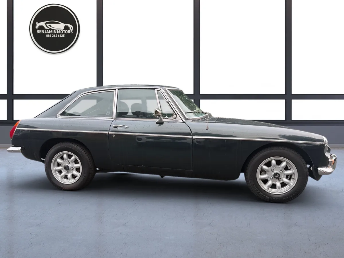 MGB  Gt 1975 Low miles Vintage Special Collectible - Image 2