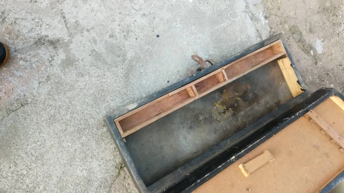 Vintage Carpenters wooden toolbox - Image 2