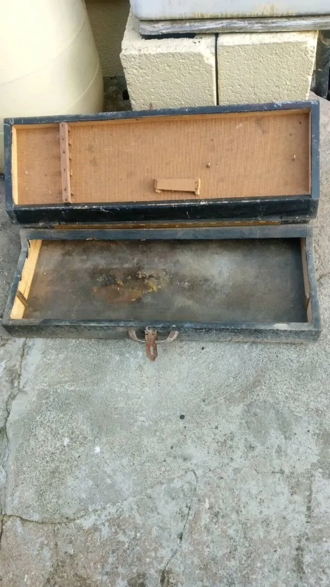 Vintage Carpenters wooden toolbox - Image 3