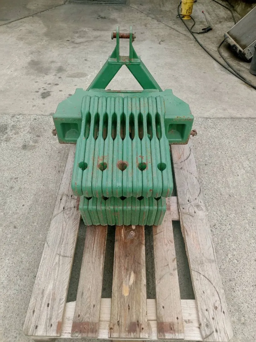 John Deere weight set with frame - Image 2